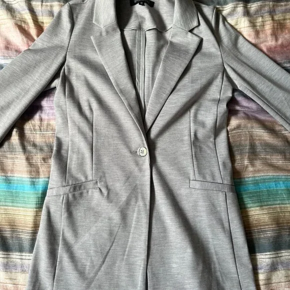 Blazer - Picture 3 of 4